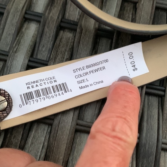 KENNETH COLE REACTION Metallic Snakeskin Print Pewter Belt - Picture 4 of 9